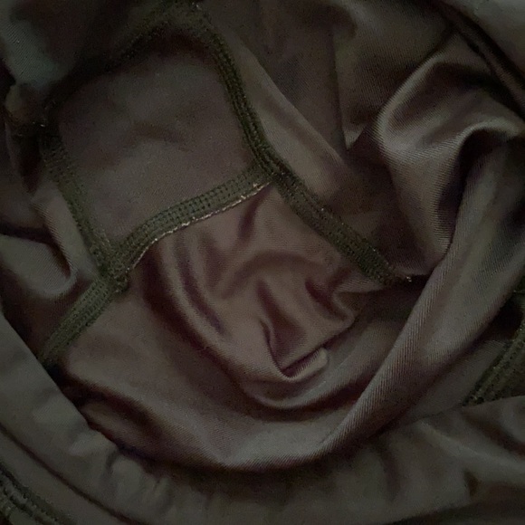 Under Armour compression capris black leggings - Picture 12 of 15